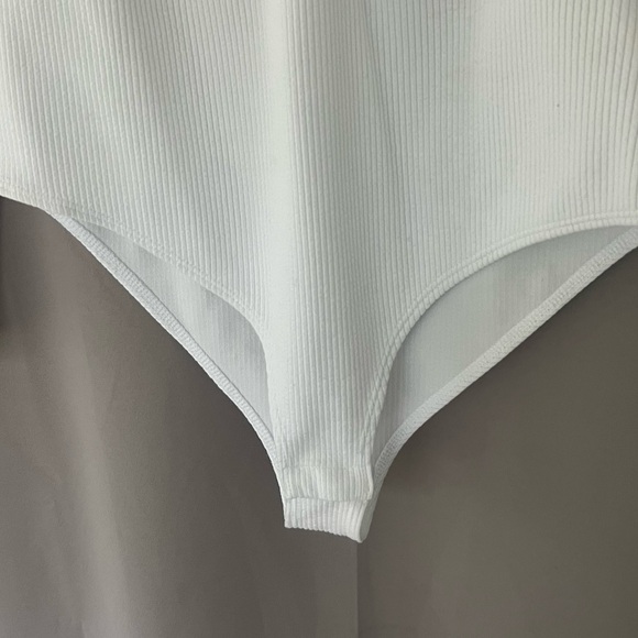 H&M White Knot Front Long Sleeved Bodysuit- medium - Picture 3 of 5